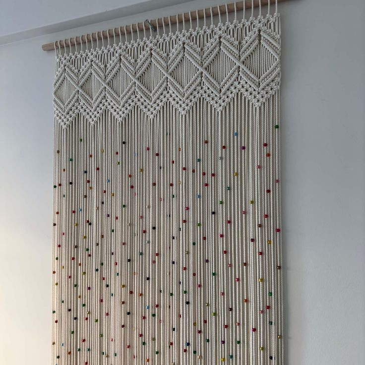 پرده مکرومه طرح مهره رنگی