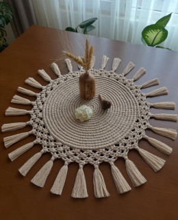 رومیزی مکرومه طرح گرد دستبافت برای میز عسلی و دکور بوهو
